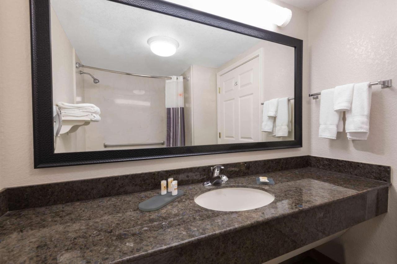La Quinta Inn & Suites By Wyndham San Antonio Riverwalk Buitenkant foto