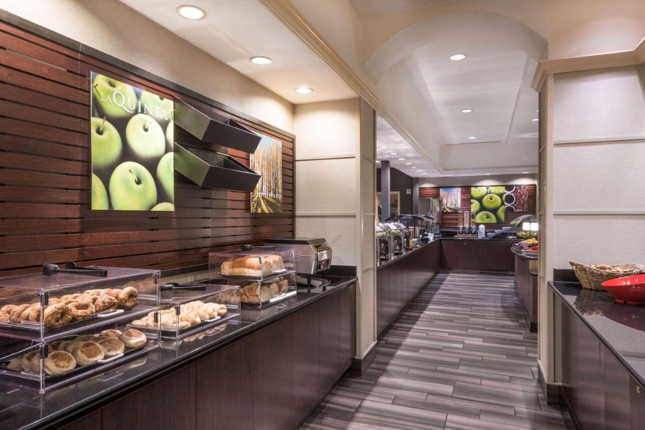 La Quinta Inn & Suites By Wyndham San Antonio Riverwalk Buitenkant foto