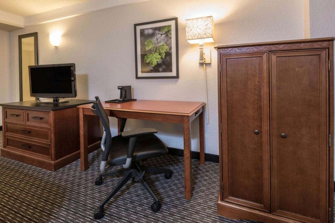 La Quinta Inn & Suites By Wyndham San Antonio Riverwalk Buitenkant foto