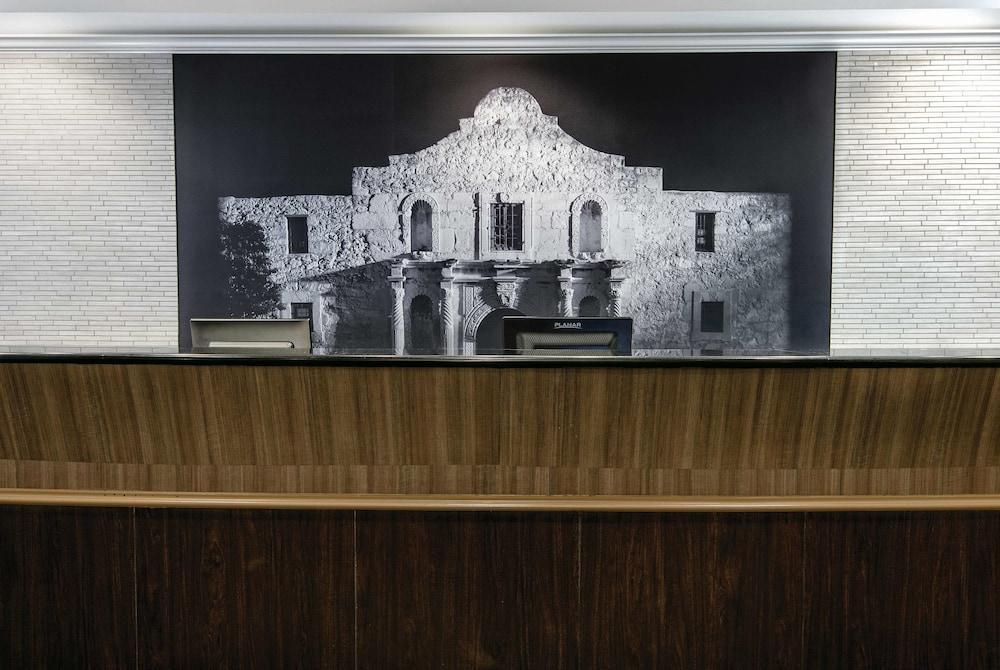 La Quinta Inn & Suites By Wyndham San Antonio Riverwalk Buitenkant foto