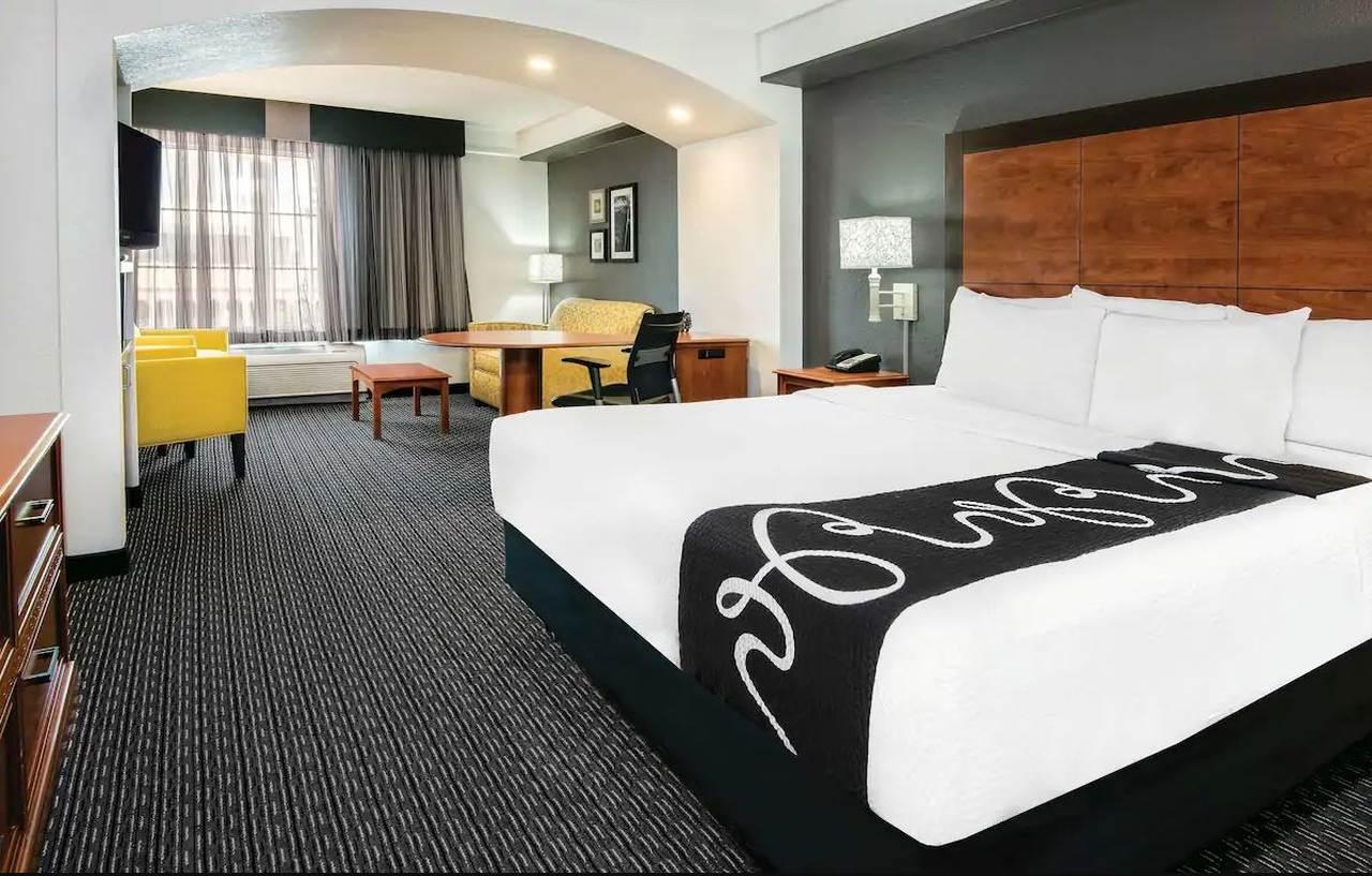 La Quinta Inn & Suites By Wyndham San Antonio Riverwalk Buitenkant foto