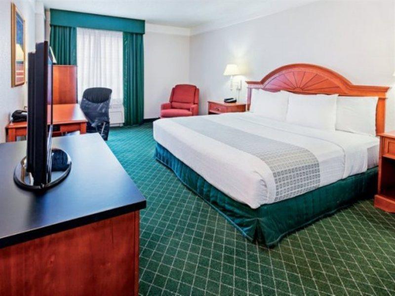 La Quinta Inn & Suites By Wyndham San Antonio Riverwalk Buitenkant foto