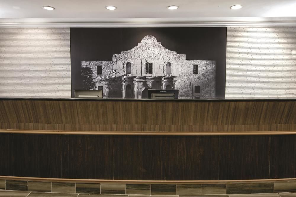 La Quinta Inn & Suites By Wyndham San Antonio Riverwalk Buitenkant foto